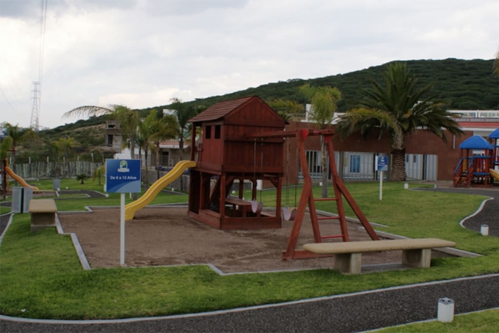 Área de juegos infantiles