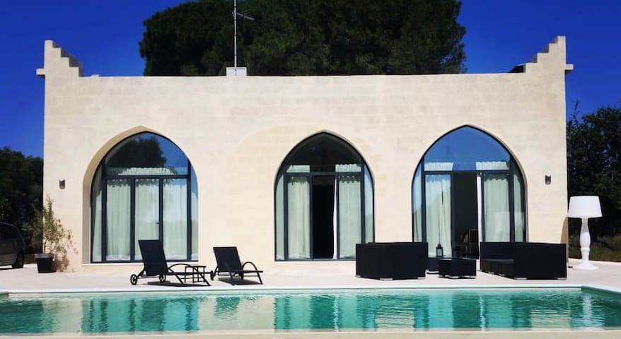 Luxurious “Mini Castle” with Pool