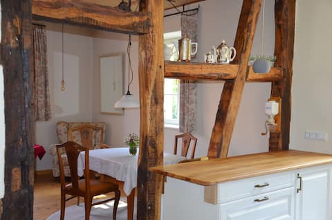 Four-sided courtyard with charm and flair, recharge your batteries