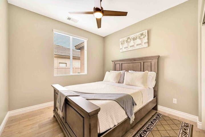 Bedroom #3 / one queen bed