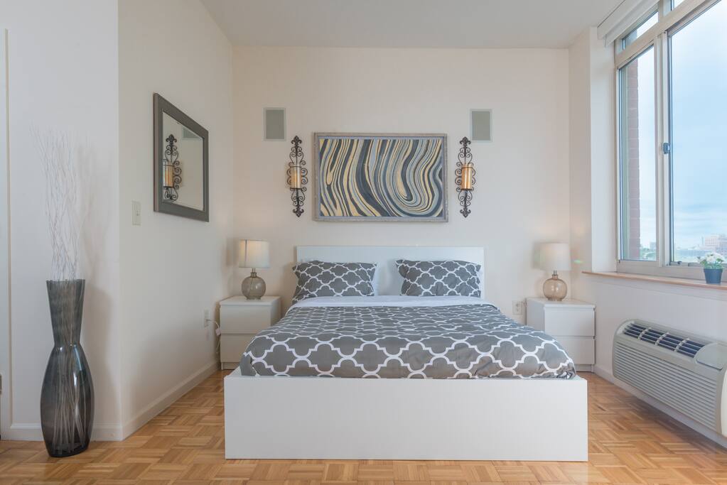 Queen bed