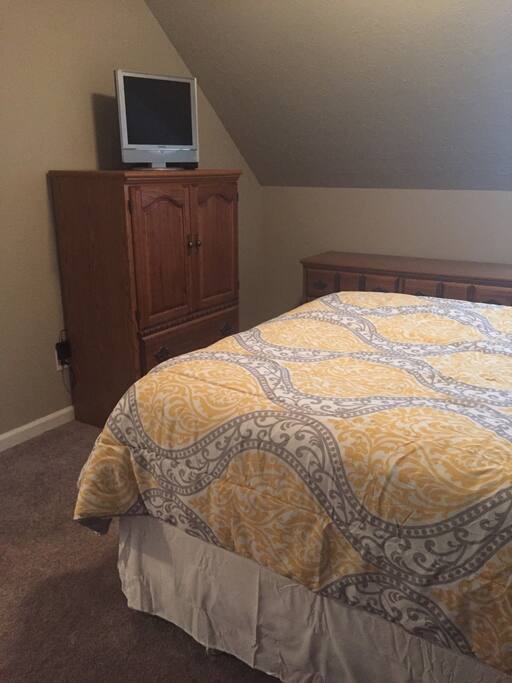 Another view of guest room.