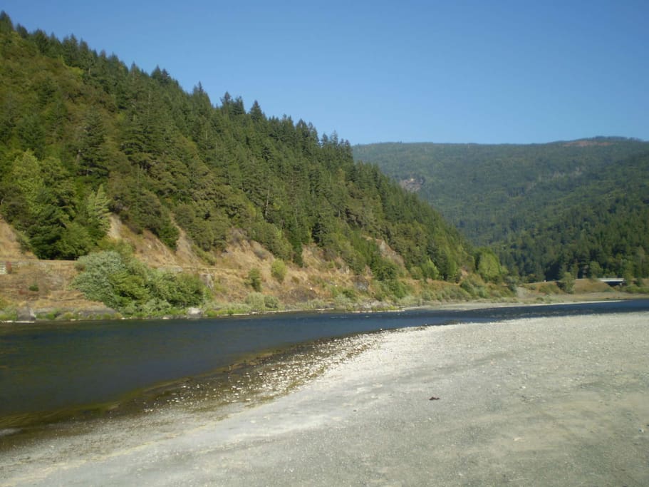 Klamath River beach below the Yurt