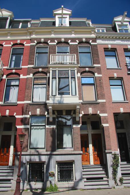 Authentic canal house