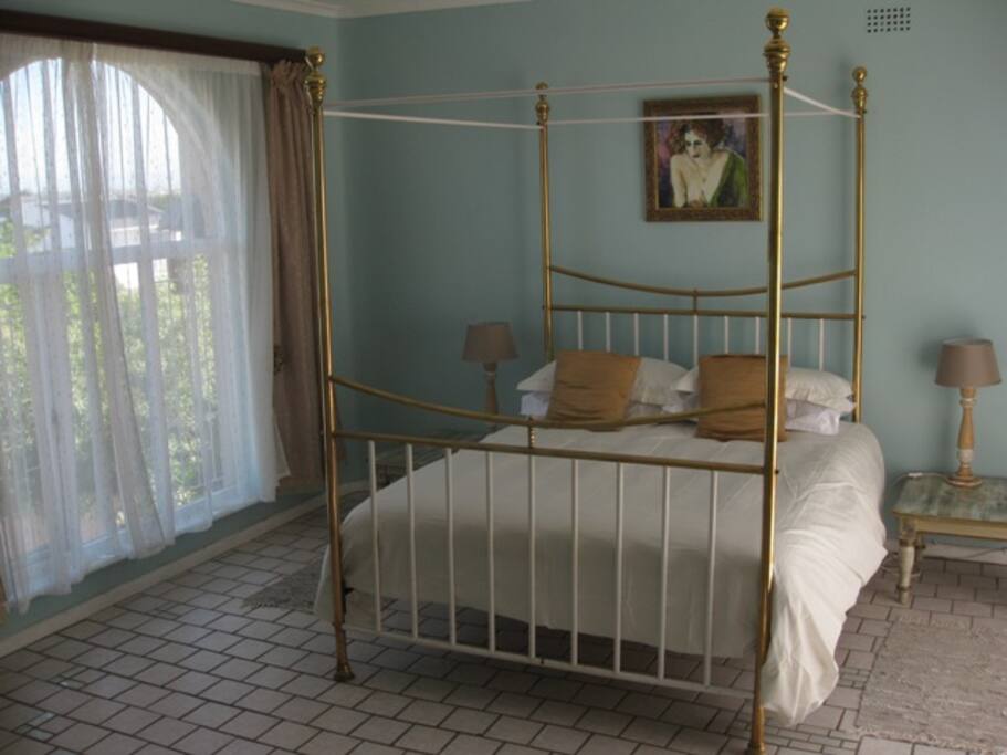 Main en suite