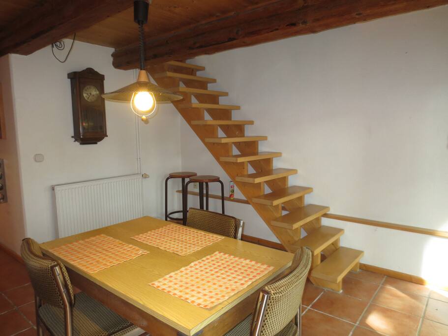 Treppe ins Obergeschoss