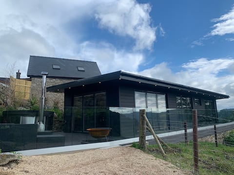 Twmbarlwm Luxury Retreat - Barnfields Cabin