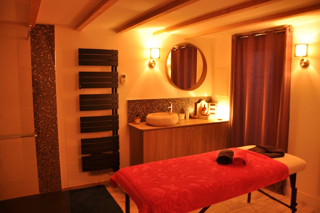 Et hop une pause cocooning avec 1 ou 2 massage(s) bien-être personnalisé(s) avec une praticienne agréée FFMBE (Fédération Française du Massage Bien-Être)