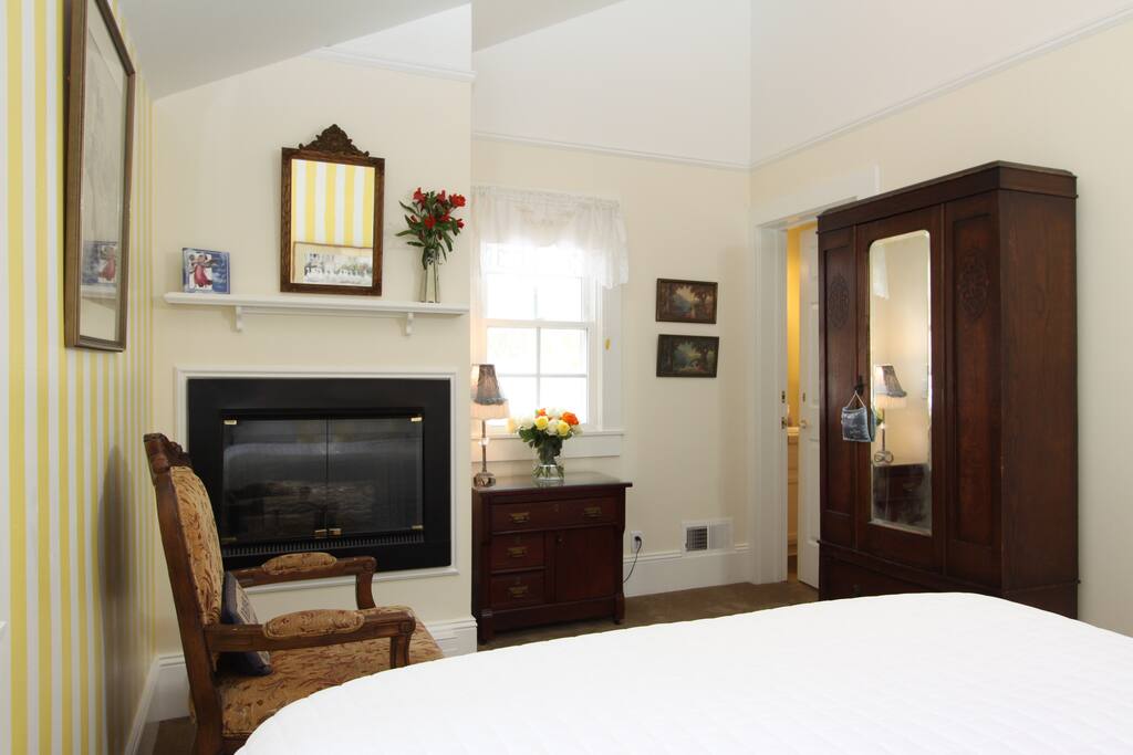 A lovely quaint room in the Inn's Carriage House