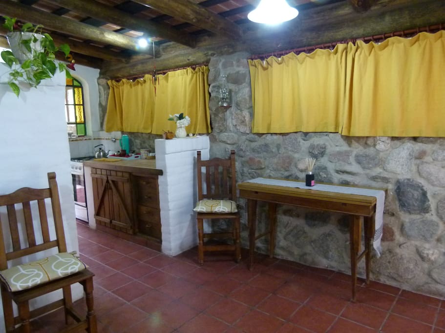 Vista parcial de la cocina