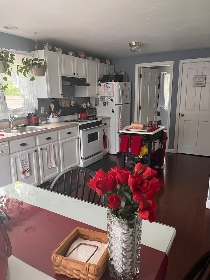 Cape Cod Clean And Cozy Bedroom - Barnstable, MA