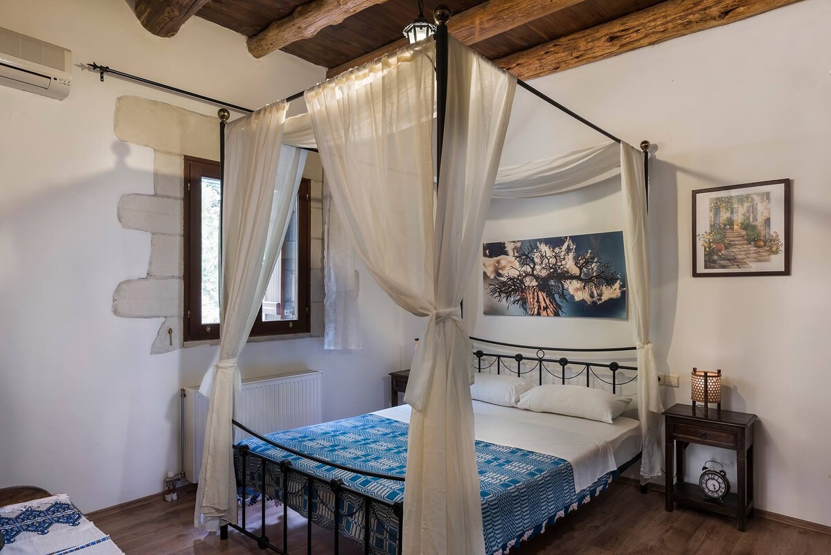 Bedroom - Villa Aloni