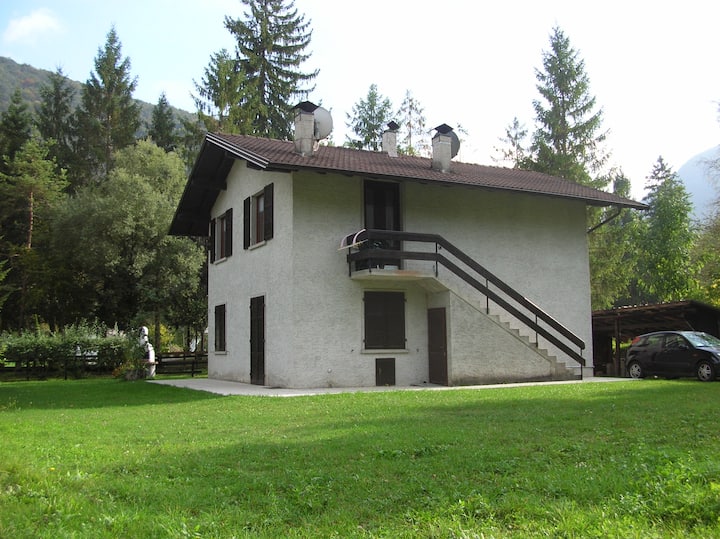 APARTMENT WITH LAKE VIEW