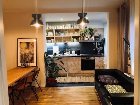 Popular Airbnb listing: Comfortable 2 room/45 sqm apartment in Wedding in Wedding