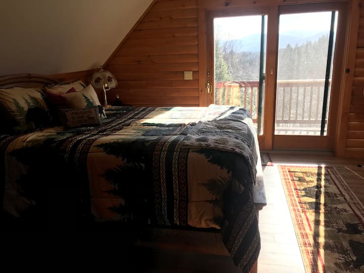 Malkia katika nyumba ya kulala wageni iliyo na roshani ya kibinafsi 