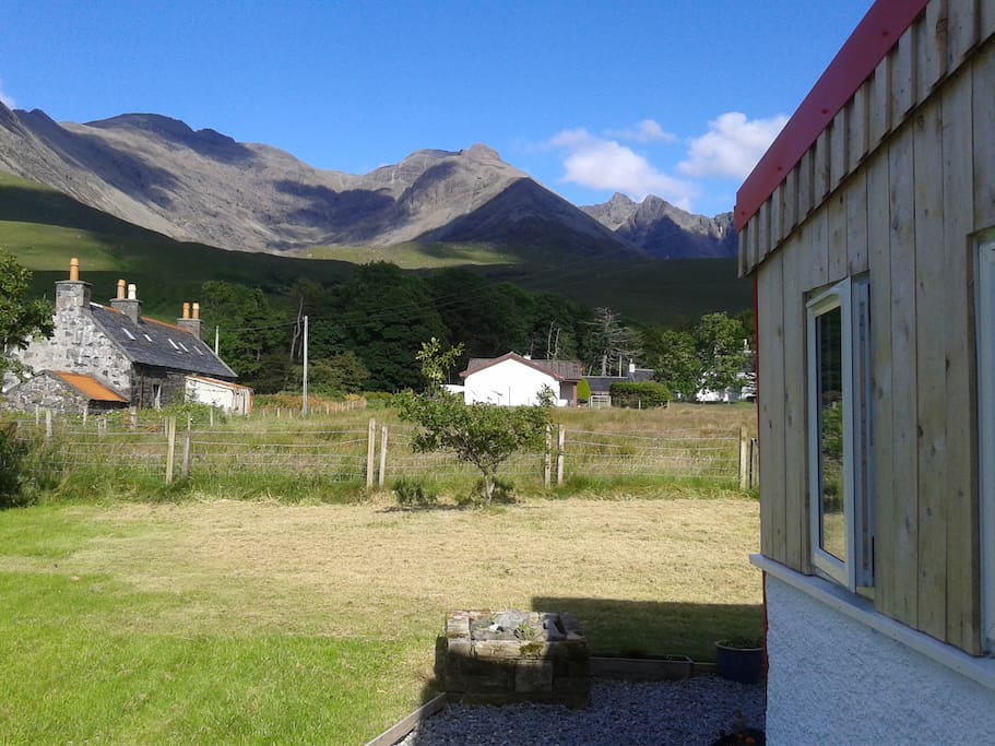 "Bothan Dearg" is on the right of this photo.