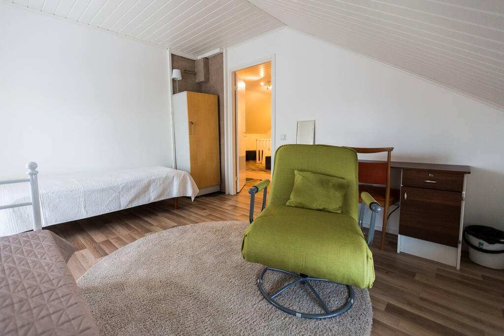 Makuuhuone 2 / Bedroom number 2