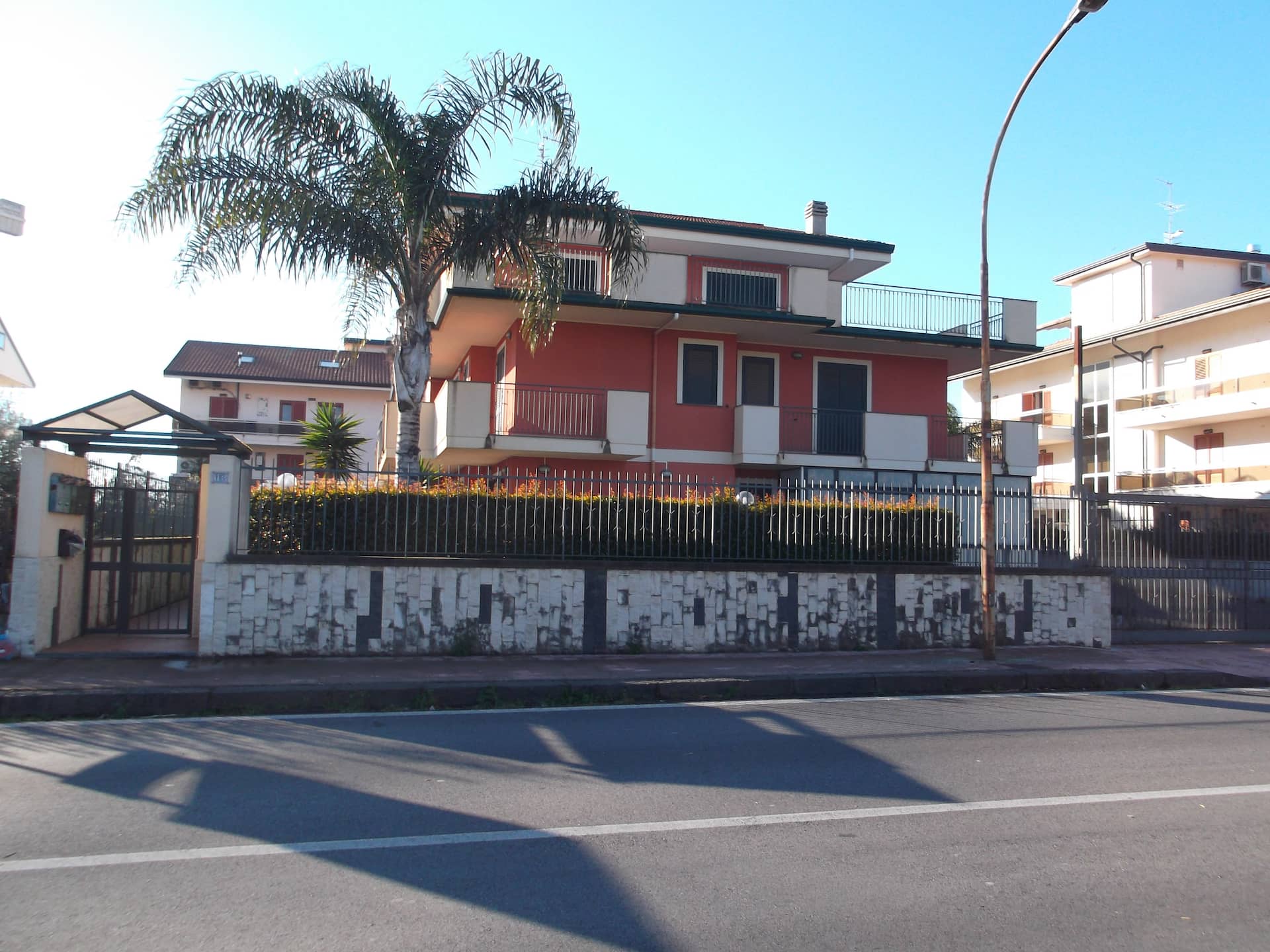 PRETTY APARTMENT WITH VIEWS OF TAORMINA AND MOUNT ETNA