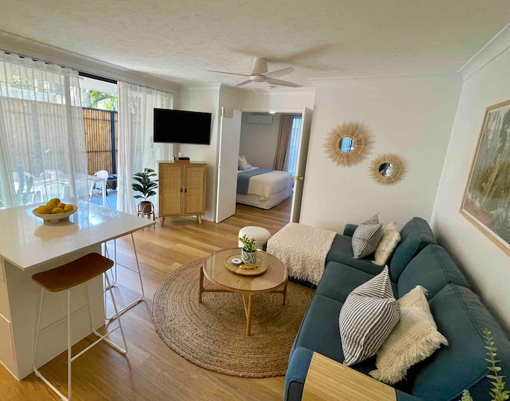 Stunning Broadbeach Apartment - Broadbeach