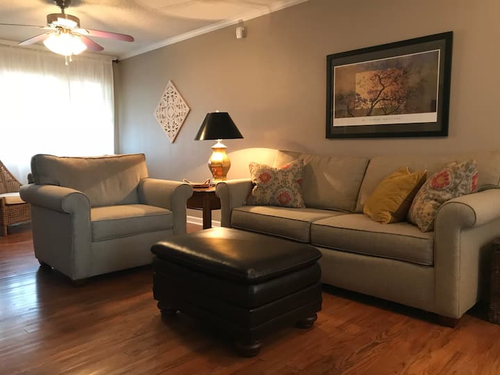 3 Br/2 B Walking Distance To Ttu And Covenant Hosp - Lubbock, TX