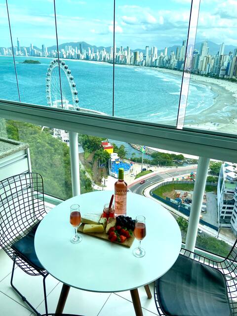 SPECTACULAR  APT QUEEN 'S TERRACE WITH POOL