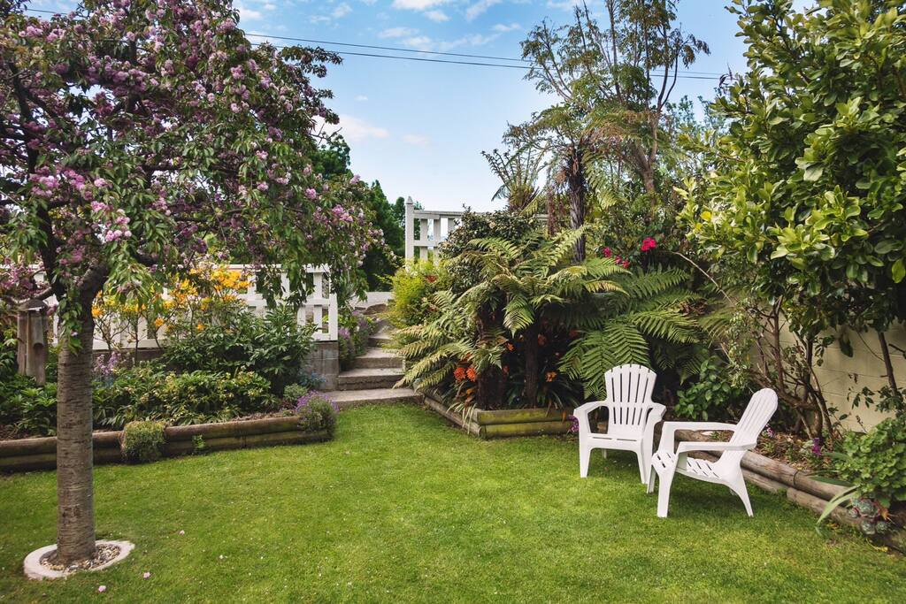 The garden...relax, BBQ, enjoy