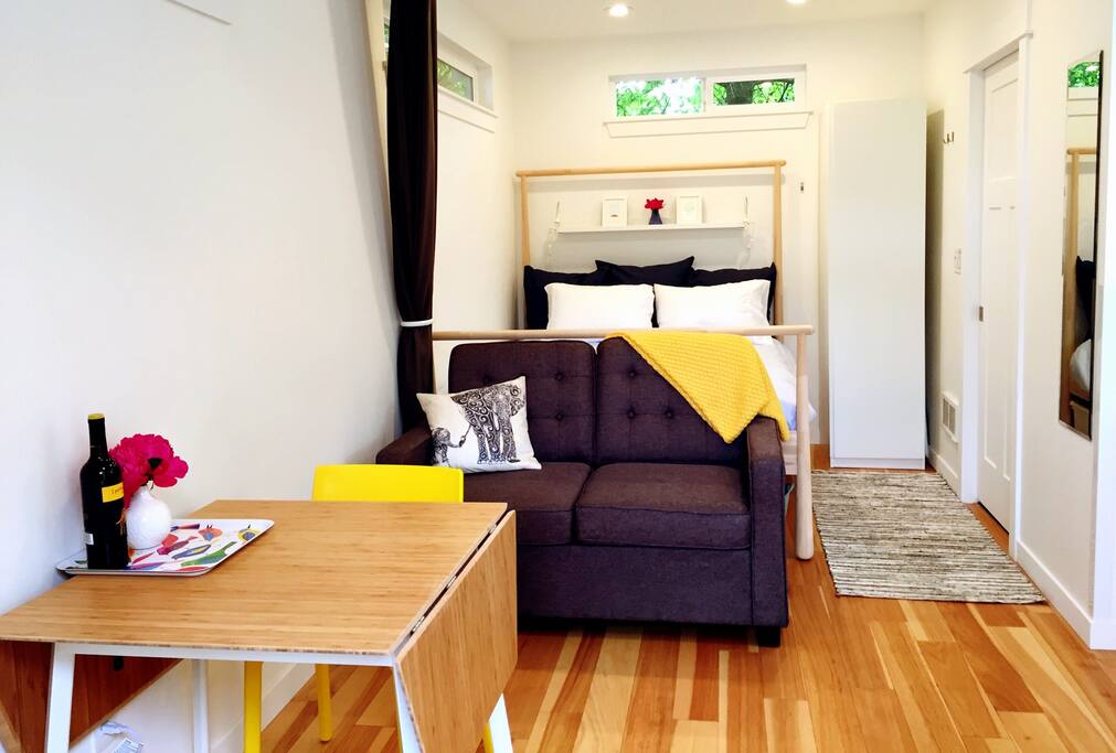 Entire guesthouse, queen sized bed and the sofa converts into a sofa-bed