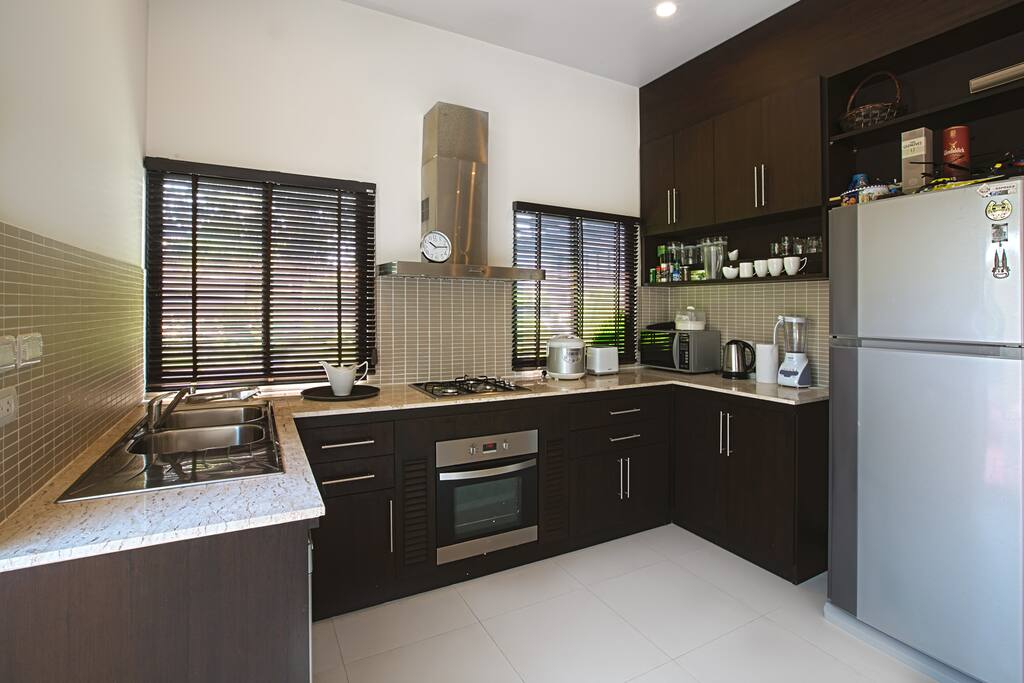 fully equipped kitchen