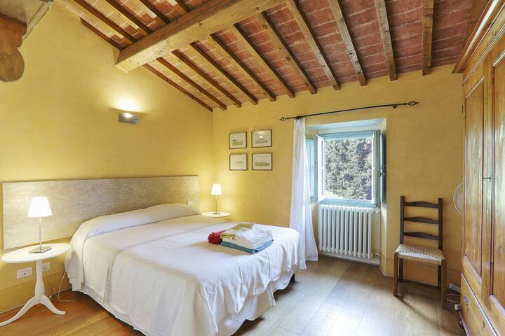 Rural Florence | Panoramic farmhouse with pool