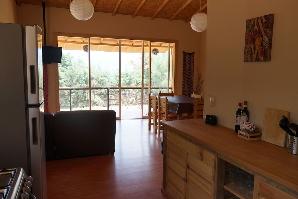 Cocina y Sala al fondo