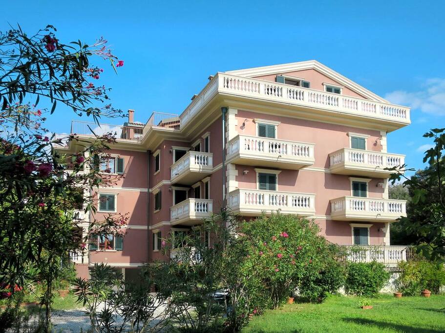 Esterno della Villa