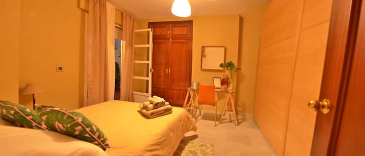 Dormitorio principal con armario grande