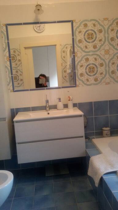 Bagno con vasca /doccia