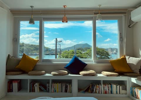 Within 10 minutes on foot from Mokpo Station/Ocean View with Coastal Location/2 Rooms 30 sqm Private