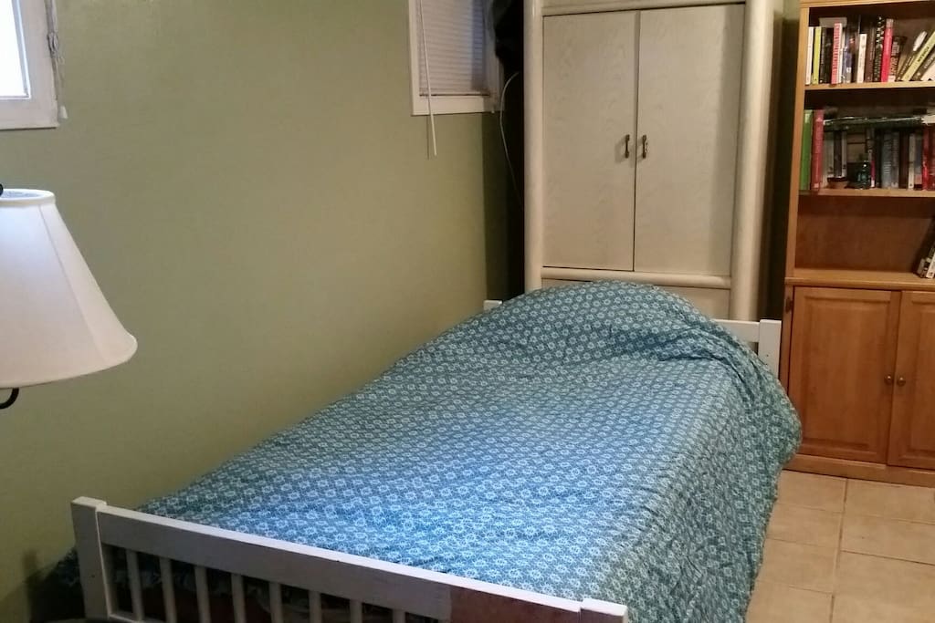 Additional space in rec room, with two twin beds, to accommodate parties of 4.