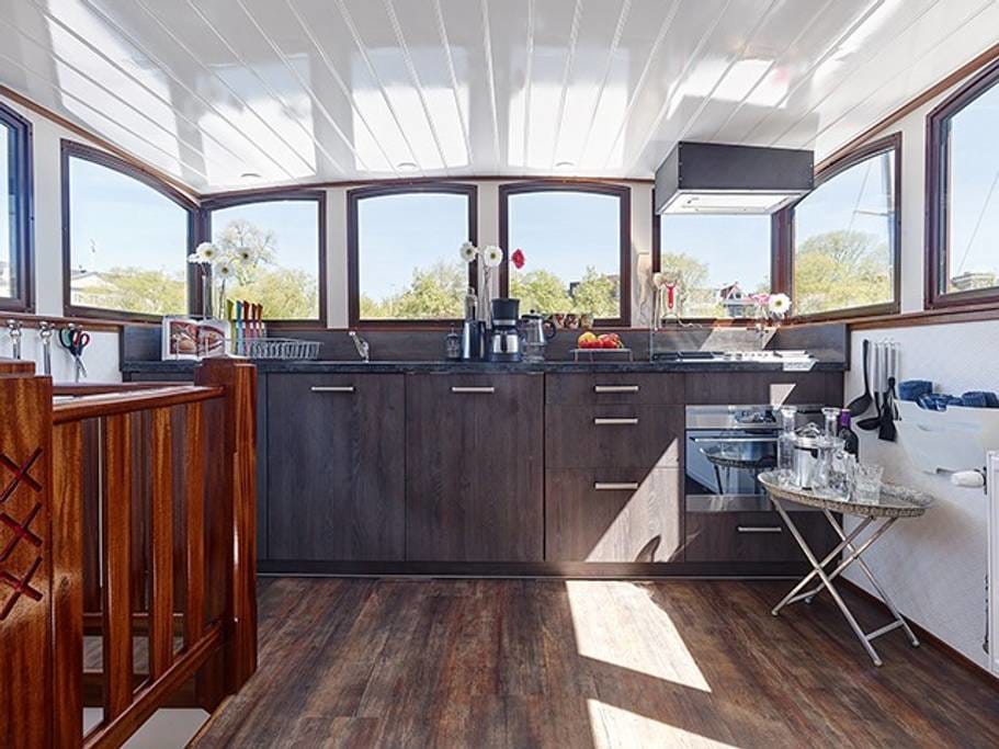 Best Airbnb In Amsterdam| Romantic Houseboat Amsterdam Airbnb | Houseboat Rental Amsterdam | Airbnb Amsterdam Houseboat | Luxury Houseboat Rentals Amsterdam | Cheap Houseboat Amsterdam |