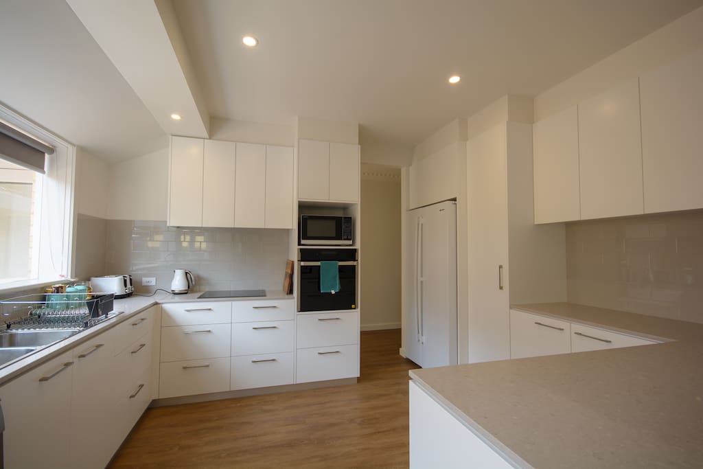 Fully featured kitchen