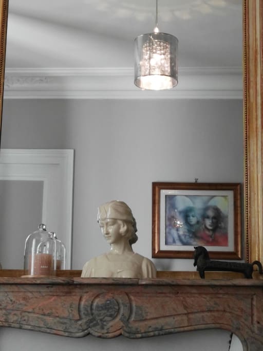 Miroir et cheminée d'époque