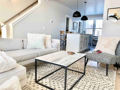 Ren’s Timeless Townhouse