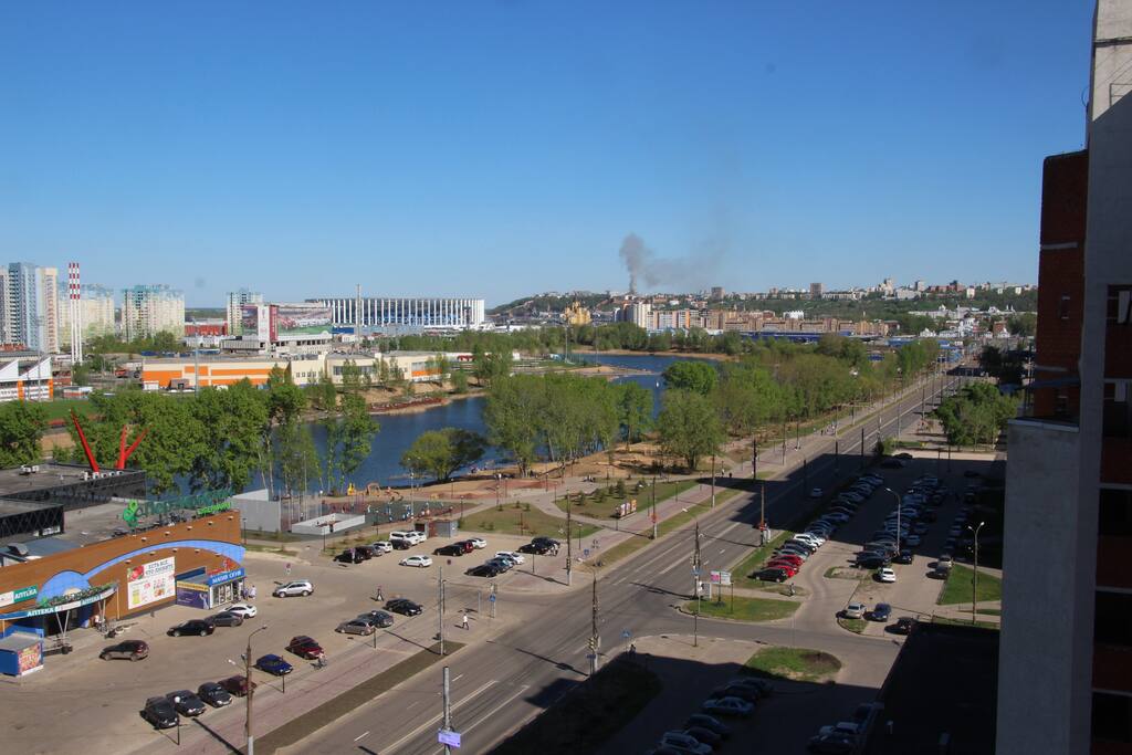 вид на стадион с верхних этажей дома