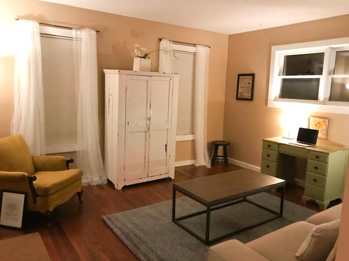 CHARMING & COZY HOUSE CLOSE TO YALE AND QUINNIPIAC