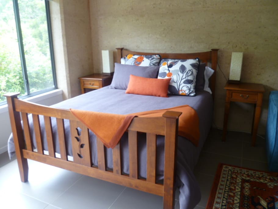 Queen Bed