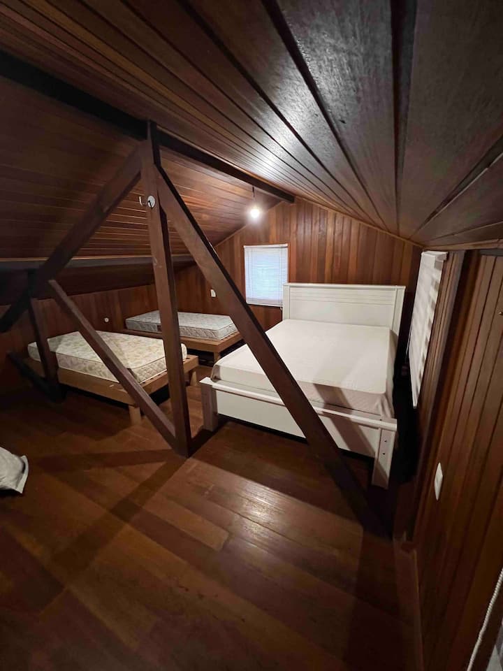 ห้องซูพีเรีย (ชั้นลอย)