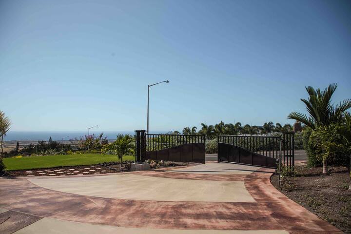 Beautiful New Home (Ocean View / Amazing Sunsets) gallery image 4