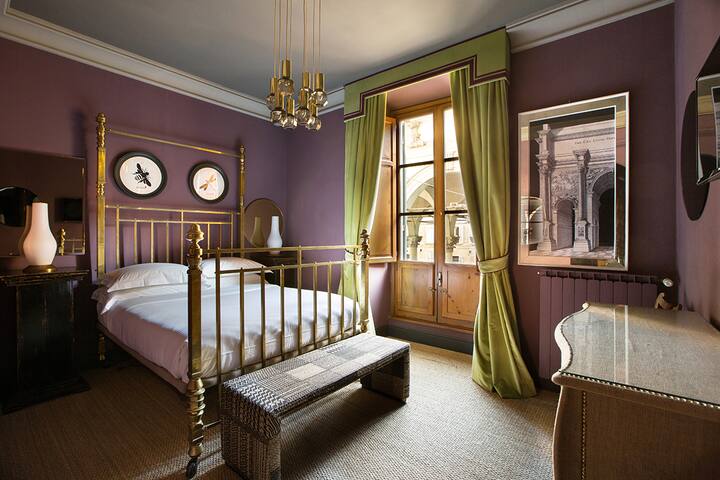 Large Luxury Palazzo by Uffizi with butler gallery image 2