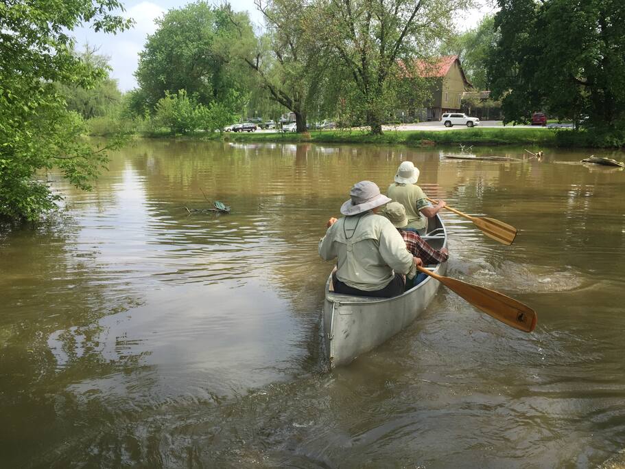 Boating fun in Mill Creek