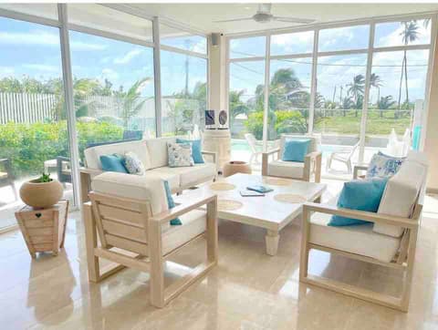 BEACH HOUSE! SEA FRONT HOUSE!