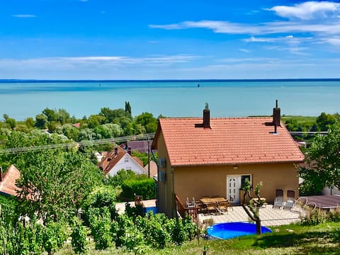 POOL & PANORAMA in cheerful villa at Lake Balaton