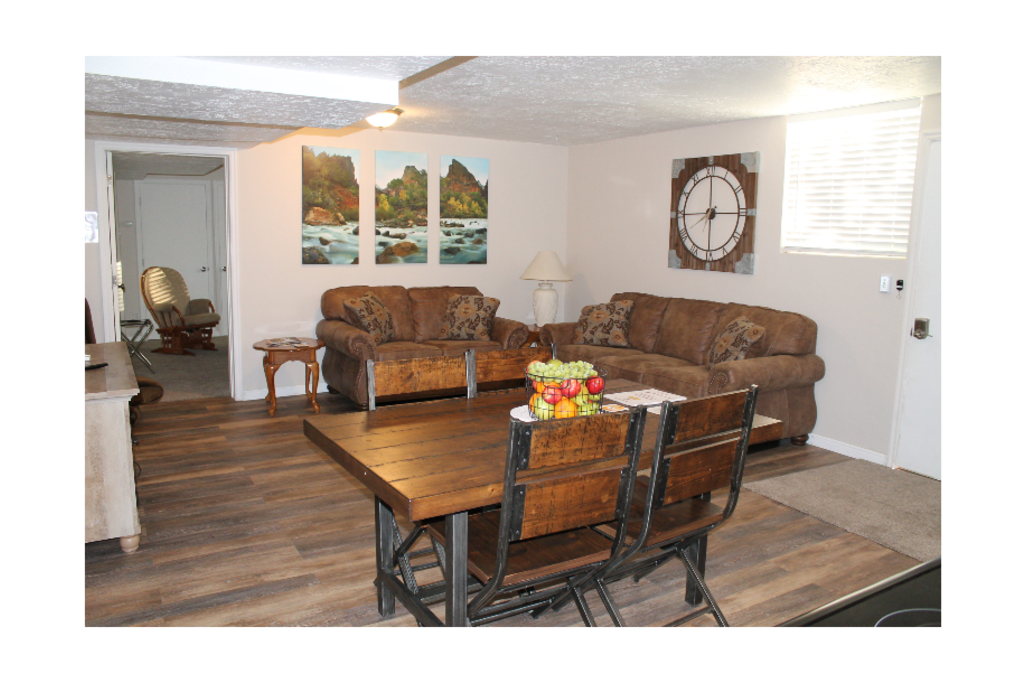 KITCHEN / DINING ROOM