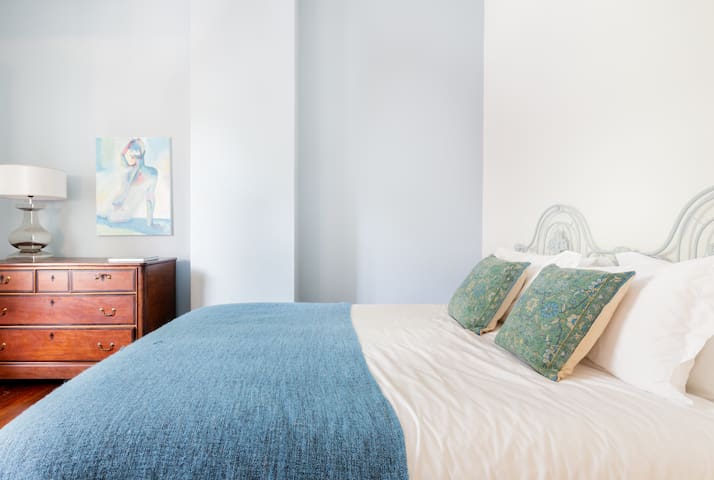 Casa de São Domingos—Tranquil House with Garden in Lapa gallery image 5